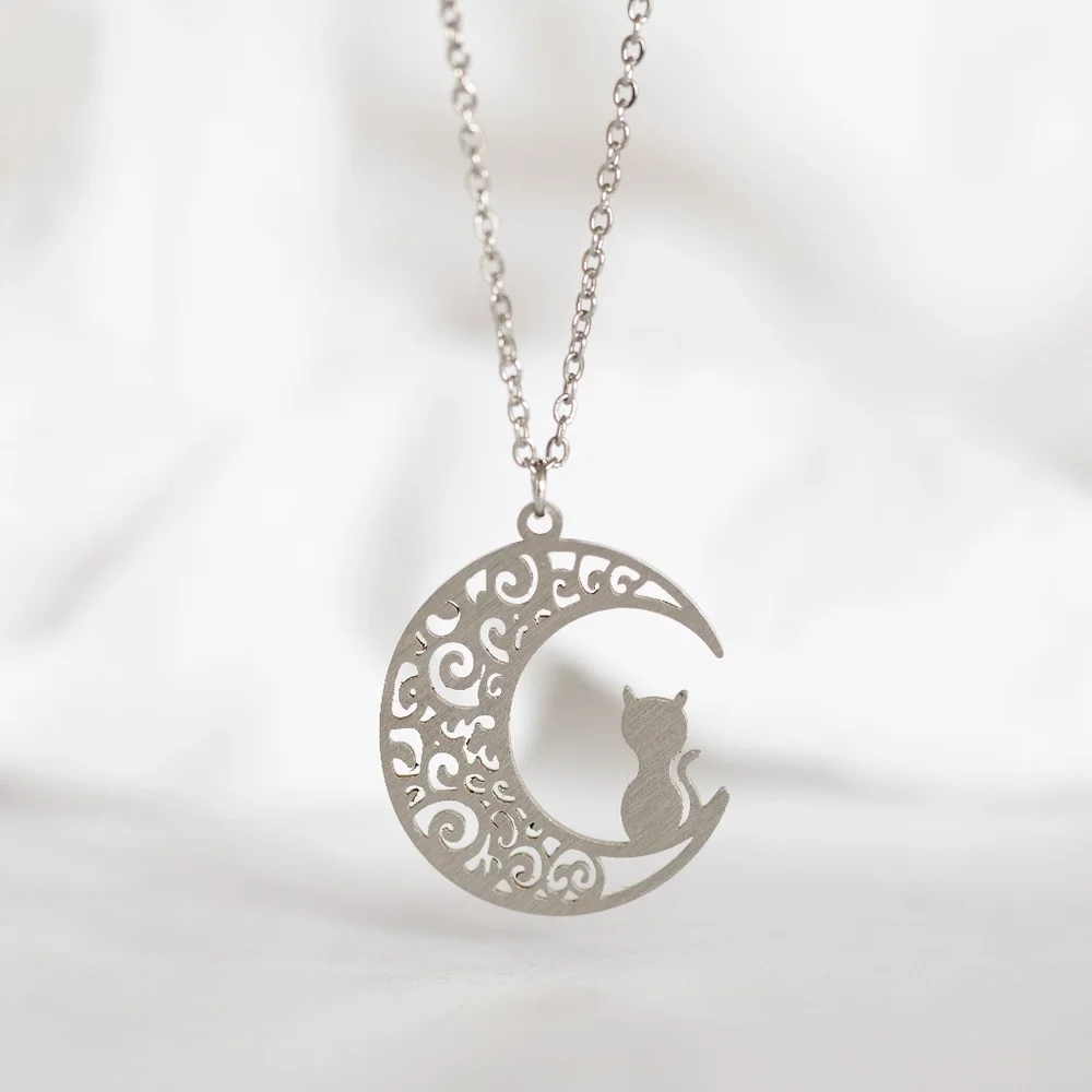 🔹️Sale🔹️2/$30 - Ornate Cat & Moon Necklace - Only 1 left! - Picture 3 of 6